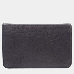 Pre Owned Chanel Black CC Embossed Lambskin Camellia Wallet On Chain