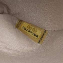 Pre Owned Chanel White Jumbo Classic Lambskin Double Flap