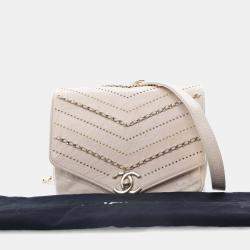 Pre Owned Chanel White Mini Chevron Crinkled Calfskin Embellished Envelope Flap