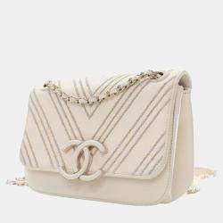 Pre Owned Chanel White Small CC Chevron Sheepskin Subtle Flap