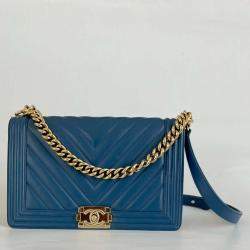 Pre Owned Chanel blue chevron quilted le boy new medium bag