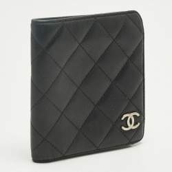 Pre Owned Chanel Black Quilted Leather CC Bifold Wallet