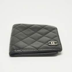 Pre Owned Chanel Black Quilted Leather CC Bifold Wallet