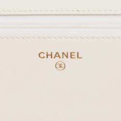 Pre Owned Chanel White Quilted Caviar Boy Wallet on Chain