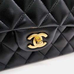 Pre Owned Chanel Black Lambskin Leather Lambskin Classic Medium