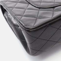 Pre Owned Chanel Classic Double Flap Medium Leather Shoulder Bag