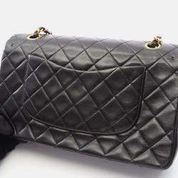Pre Owned Chanel Classic Double Flap Medium Leather Shoulder Bag
