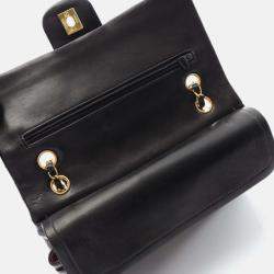 Pre Owned Chanel Classic Double Flap Medium Leather Shoulder Bag