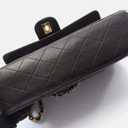 Pre Owned Chanel Classic Double Flap Medium Leather Shoulder Bag