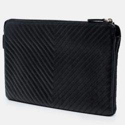 Pre Owned Chanel Black CC Chevron Caviar Zip Clutch
