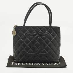 Pre Owned Chanel Black Quilted Caviar Leather Medallion Tote