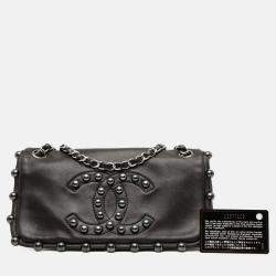 Pre Owned Chanel Black Lambskin Pearl Obsession Flap
