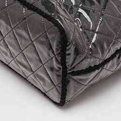 مملوكة مسبقًا Chanel Black Quilted PVC and Shearling Fur CC Fanny Chain Shopper Tote