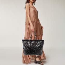 مملوكة مسبقًا Chanel Black Quilted PVC and Shearling Fur CC Fanny Chain Shopper Tote