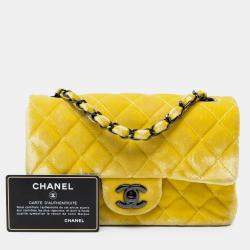 Pre Owned حقيبة شانيل كلاسيك صغيرة مستطيلة مخملية صفراء بقلب واحد