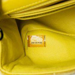 Pre Owned حقيبة شانيل كلاسيك صغيرة مستطيلة مخملية صفراء بقلب واحد