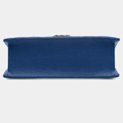 مملوكة مسبقًا حقيبة شانيال زرقاء متوسطة سي سي بشيفرون جلد العجل بقلاّب مغلف