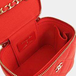 مملوكة مسبقًا Chanel Red Mini Quilted Caviar Vanity Case with Chain