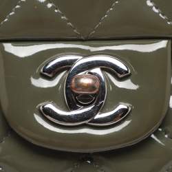 مملوكة مسبقًا Chanel Classic Double Flap Medium Patent Leather Flap Bag