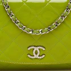 Pre Owned محفظة شانييل سلسلة بحرف سي بحزام جلد أخضر مبطن لامع