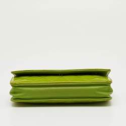 Pre Owned محفظة شانييل سلسلة بحرف سي بحزام جلد أخضر مبطن لامع