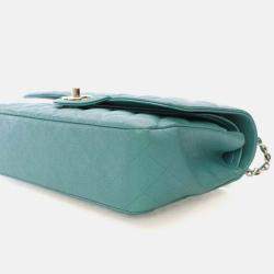 مملوكة مسبقًا حقيبة شانيل كلاسيكية مزدوجة الغطاء متوسطة جلد كافيار أزرق/أخضر