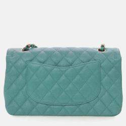 مملوكة مسبقًا حقيبة شانيل كلاسيكية مزدوجة الغطاء متوسطة جلد كافيار أزرق/أخضر