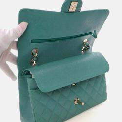 مملوكة مسبقًا حقيبة شانيل كلاسيكية مزدوجة الغطاء متوسطة جلد كافيار أزرق/أخضر