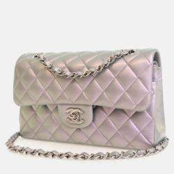 مملوكة مسبقًا حقيبة شانيل "كلاسيك دبل فلاب" جلد خروف صغيرة