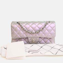 مملوكة مسبقًا حقيبة شانيل "كلاسيك دبل فلاب" جلد خروف صغيرة