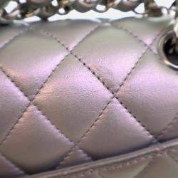 مملوكة مسبقًا حقيبة شانيل "كلاسيك دبل فلاب" جلد خروف صغيرة