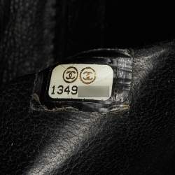 مملوكة مسبقًا Chanel Black Chevron Patent Leather Maxi Classic Single Flap Bag