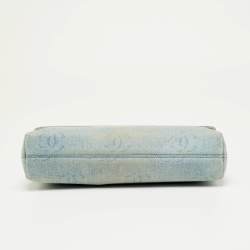 Pre Owned حقيبة كلتش شانيل فينتدج دينم سي سي أزرق بالشعار