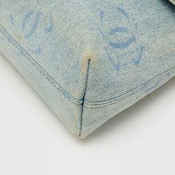 Pre Owned حقيبة كلتش شانيل فينتدج دينم سي سي أزرق بالشعار