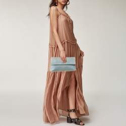 Pre Owned حقيبة كلتش شانيل فينتدج دينم سي سي أزرق بالشعار