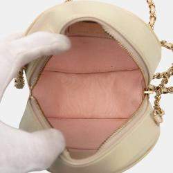 Pre Owned حقيبة كلتش شانيل دائرية جلد حمل مبطن لامعة بلون ذهبي بسلسلة