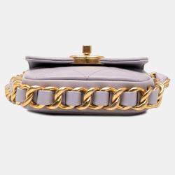 مملوكة مسبقًا حقيبة شانيل جلد العجل مبطنة صغيرة بنفسجية سلسلة محيطية بغطاء