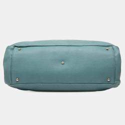 مملوكة مسبقًا حقيبة يد شانيلازرق مبطن جلد كافيار تايملس كبير جداً