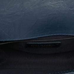 مملوكة مسبقًا جاكيت شانيل فلاب بوي جلد عجل معتق شيفرون أزرق داكن صغير