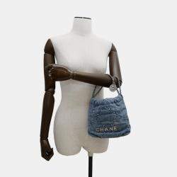 مملوكة مسبقًا حقيبة شانيل 22 كوكو مارك دينم صغيرة