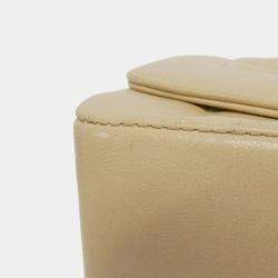 مملوكة مسبقًا Chanel Beige Leather Shoulder Bag