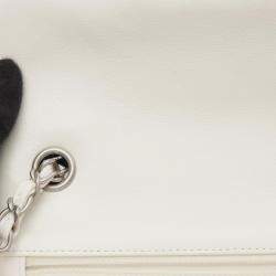 Pre Owned حقيبة كتف شانيل ماتلاسيه قماش غطاء مفرد أبيض بألوان متعددة