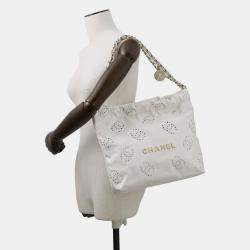مملوكة مسبقًا Chanel 22 Matelasse Perforated Small Handbag In Shiny Calfskin Leather White