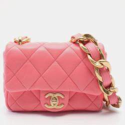 Pre Owned حقيبة شانيل الكتف الصغيرة مطرزة جلد خروف (جلد الغنم) وردية اللون