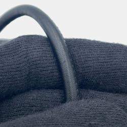 مملوكة مسبقًا حقيبة شانيل 22 صغيرة بعلامة كوكو جلد عجل لامع أسود