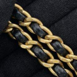 مملوكة مسبقًا حقيبة شانيل 22 صغيرة بعلامة كوكو جلد عجل لامع أسود