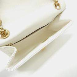 مملوكة مسبقًا حقيبة شانيل جلد بيضاء كتف