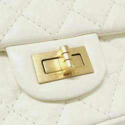 مملوكة مسبقًا حقيبة شانيل جلد بيضاء كتف