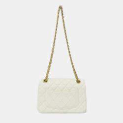 مملوكة مسبقًا حقيبة شانيل جلد بيضاء كتف