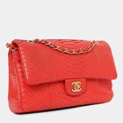 مملوكة مسبقًا حقيبة شانيل جلد الثعبان الأحمر مقاس متوسط قلاب مزدوج 2016-17